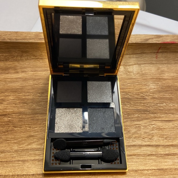 YSL Yves Saint Laurent Pure Chromatics 4 Wet & Dry Eyeshadow New no box ! - Picture 4 of 7